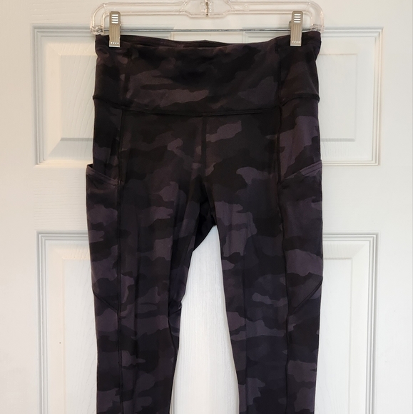 EUC Lululemon Fast & Free HR Crop 23" - Picture 6 of 16